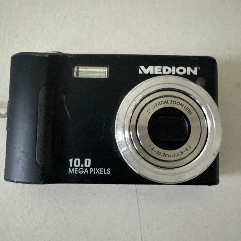 Medion Digital Camera MD 85820 10.0MP Black Untested